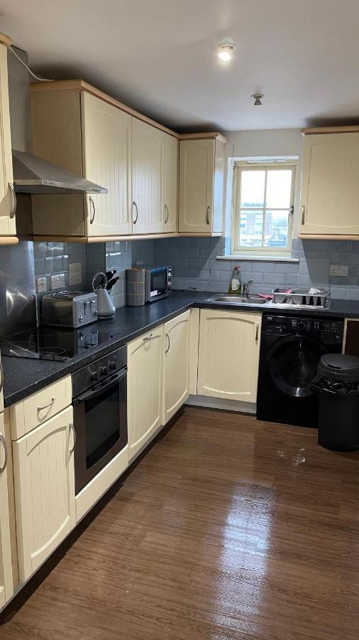 Two Bedroom Flat Town Centre Colchester Exterior photo